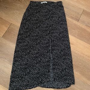 Abercrombie & Fitch Black & White Polka Dot Slit Skirt - Size XSP